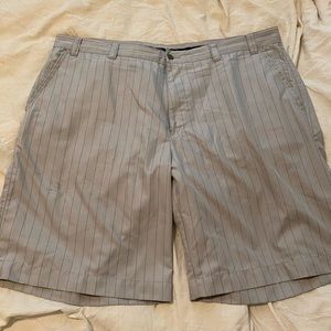 Gray and Black pinstripe Callaway Golf shorts 40